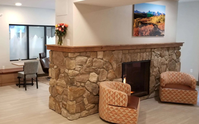 photo 2 of Microtel Inn & Suites by Wyndham Georgetown Lake