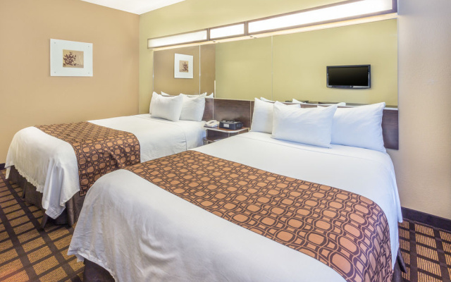 photo 4 of Microtel Inn & Suites by Wyndham Kalamazoo