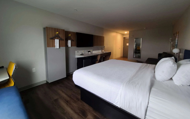 photo 5 of Microtel Inn & Suites by Wyndham Milford