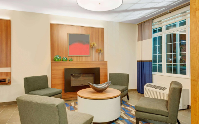 photo 2 of Microtel Inn & Suites By Wyndham Philadelphia Airport Ridley