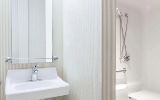 photo 5 of MICROTEL INN &amp; SUITES BY WYNDHAM UNCASVILLE