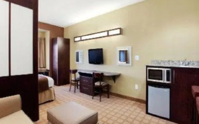 photo 4 of Microtel Inn & Suites Dillsboro/Sylva