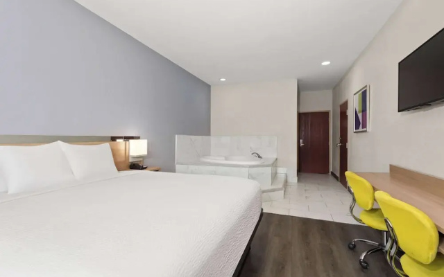 photo 4 of Microtel Inn & Suites Panama C