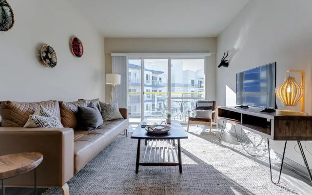 photo 5 of Mid-Century Design In Venice Beach / MDR - 3 Beds!