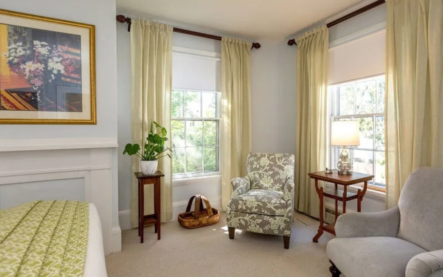 photo 3 of Middle Street Inn