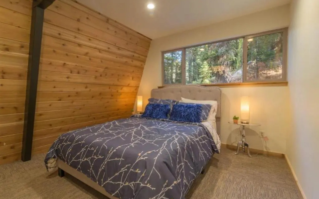 photo 2 of Midnight by Avantstay Remodeled Alpine Meadows A-frame