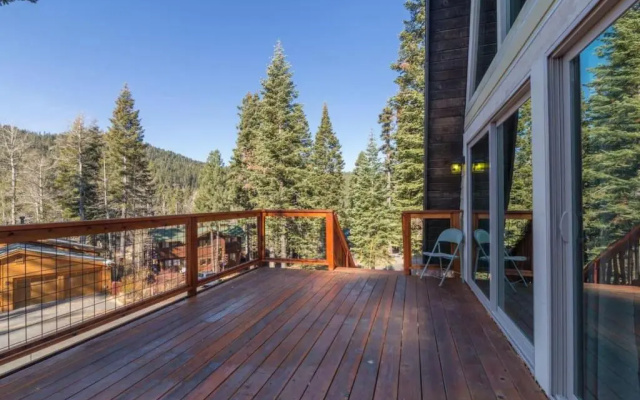 photo 3 of Midnight by Avantstay Remodeled Alpine Meadows A-frame