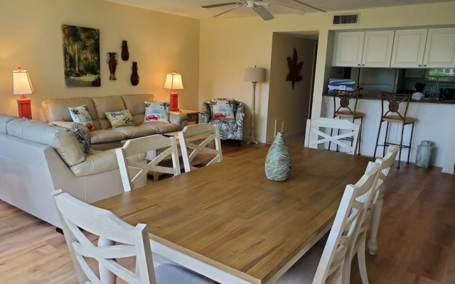 photo 4 of Midnight Cove Ii 510f - Amazing Siesta Key Rental! 2 Bedroom Condo