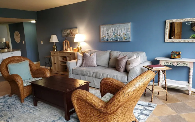 photo 2 of Midnight Cove Ii 611f - Fabulous Bayside! 2 Bedroom Condo