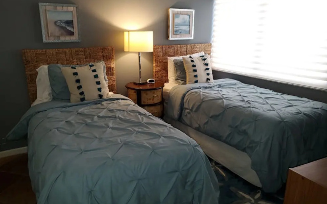 photo 5 of Midnight Cove Ii 611f - Fabulous Bayside! 2 Bedroom Condo