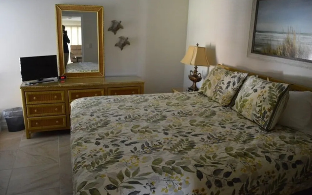 photo 3 of Midnight Cove Ii 724f - Great Rental With Pool View! 2 Bedroom Condo