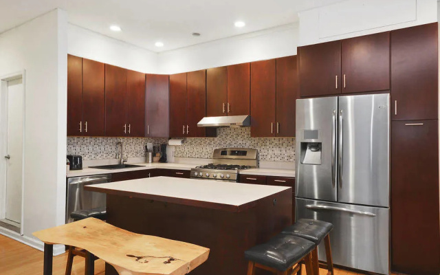 photo 5 of Midtown East 2BR Apartment DR#28