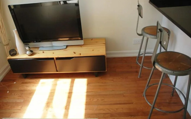 photo 5 of Midtown East 1 Bedroom DR08