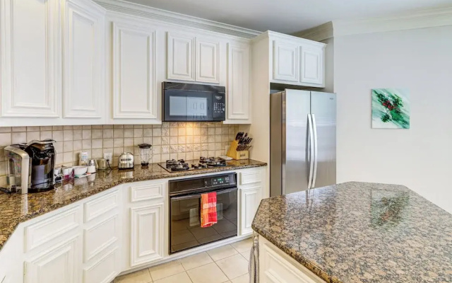 photo 3 of Midtown Houston Abode: 8 Blocks to Downtown!