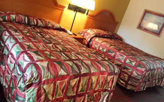 photo 3 of Midtown Inn