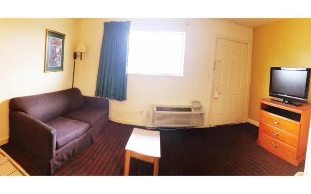 photo 5 of Midtown Inn