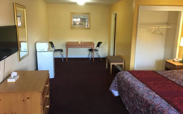 photo 2 of Midway Inn & Suites
