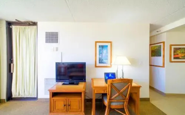 photo 2 of Midway Realty at Waikiki Sunset 16th Floor