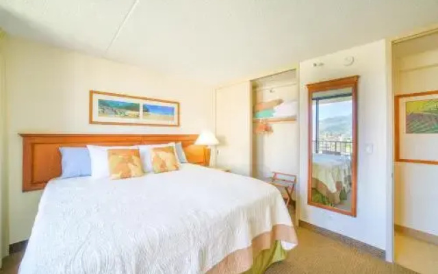 photo 3 of Midway Realty at Waikiki Sunset 16th Floor
