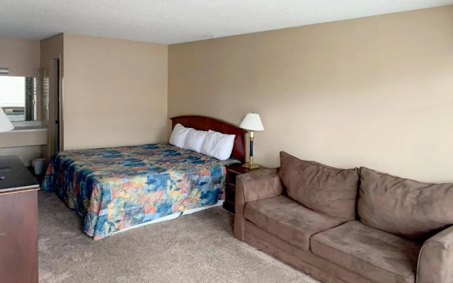 photo 2 of OYO Hotel Branson MO-165