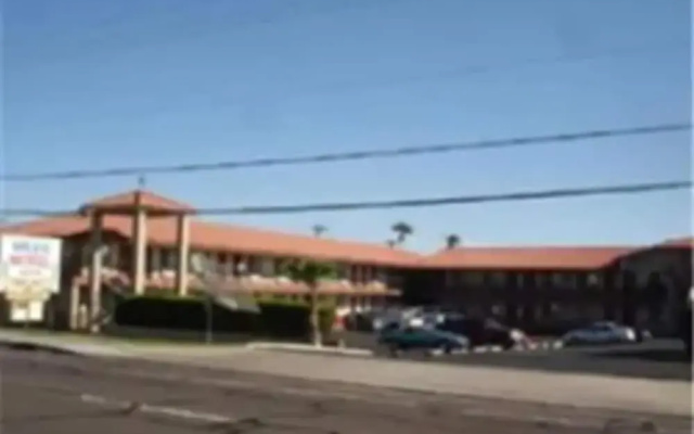 photo 3 of Miles Motel