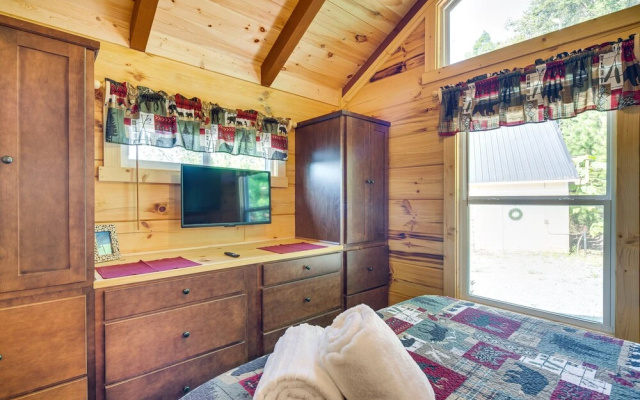 photo 4 of 7 Mi to Lake Lure: Mill Spring Cabin w/ Hot Tub