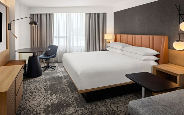 photo 3 of Sheraton Minneapolis Downtown Convention Center