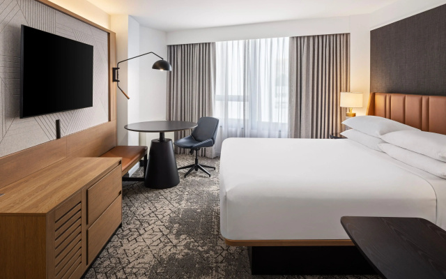 photo 4 of Sheraton Minneapolis Downtown Convention Center