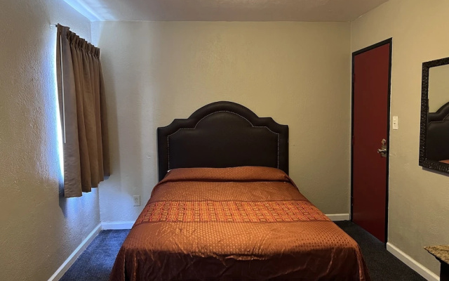 photo 4 of Miller Hotel