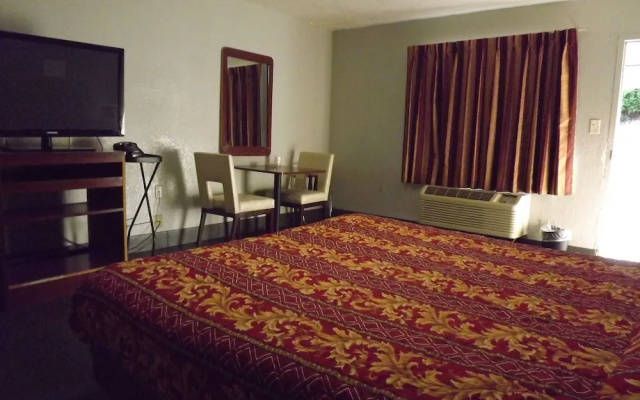 photo 2 of Laurel Inn