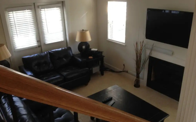 photo 2 of Mills Seaview Cottage by Forehand Rentals