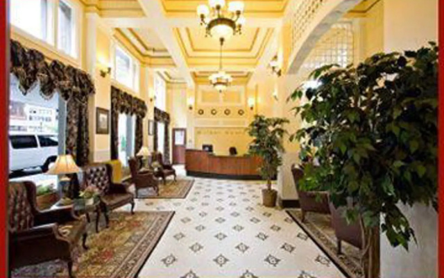 photo 3 of Milner Hotel