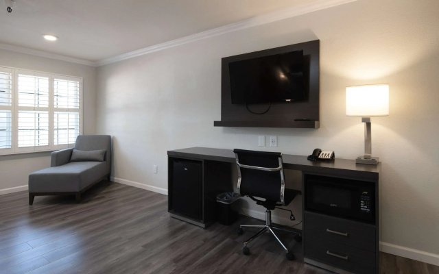 photo 2 of Rodeway Inn Milpitas near Great Mall