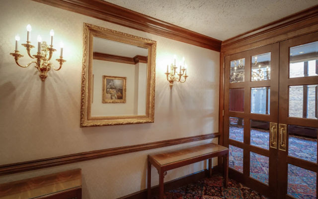 photo 2 of Milwaukee Athletic Club