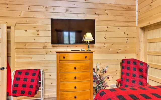 photo 4 of Mineral Bluff Cabin Near Lake Blue Ridge!