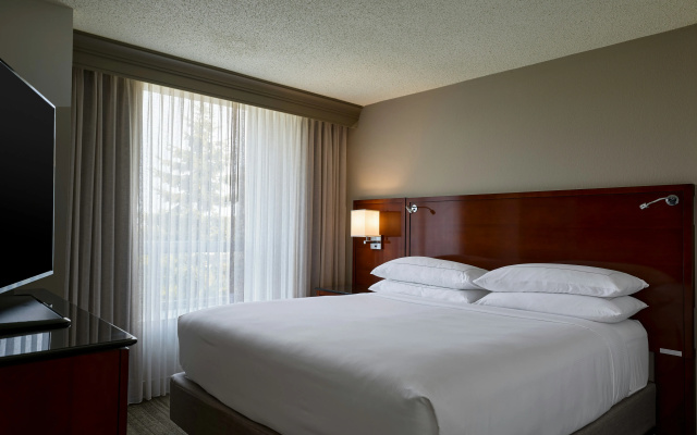 photo 3 of DoubleTree by Hilton Minneapolis Airport, MN
