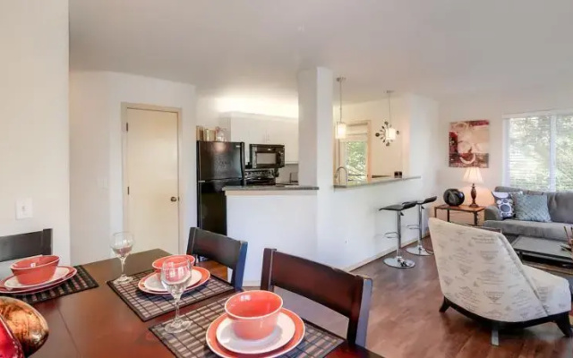 photo 2 of Montgomery Street Apartment by Stay Alfred