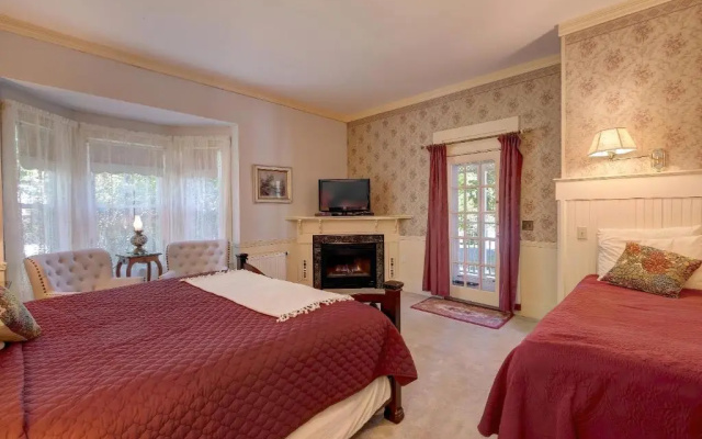 photo 3 of Mira Monte Inn & Suites