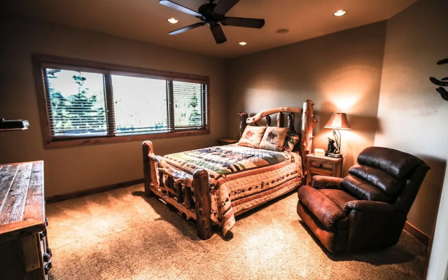 photo 5 of Miracle Lodge - Four Bedroom Cabin with Hot Tub