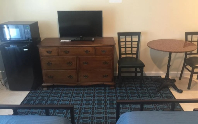 photo 5 of Misquamicut Beach Front Inn