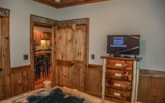 photo 3 of Miss Celies Cabin