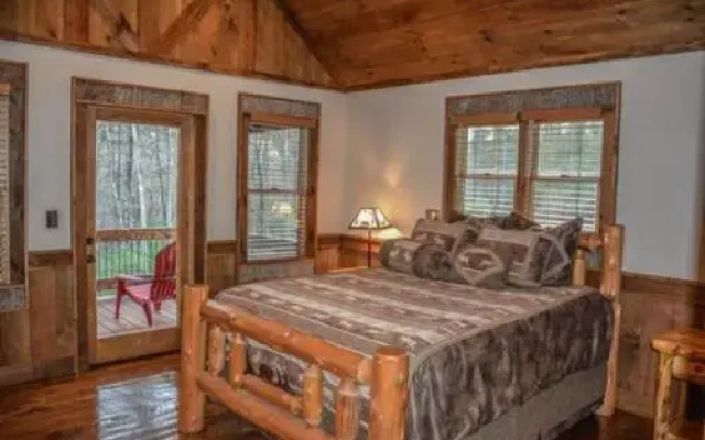 photo 4 of Miss Celies Cabin
