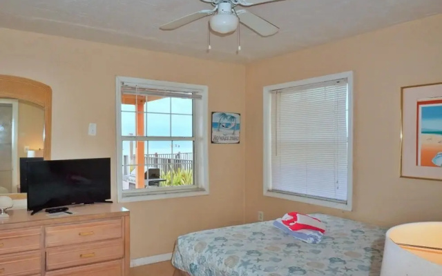 photo 5 of Misty Isles Redington Beachfront Suite 2