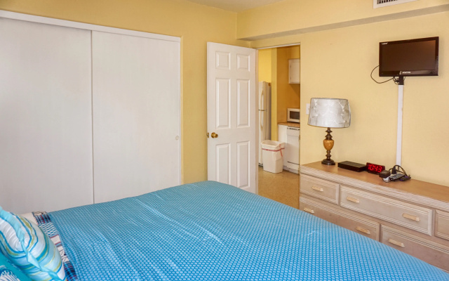 photo 5 of Misty Isles Redington Beachfront Suite 6