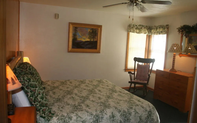photo 3 of Misty Mountain Lodge