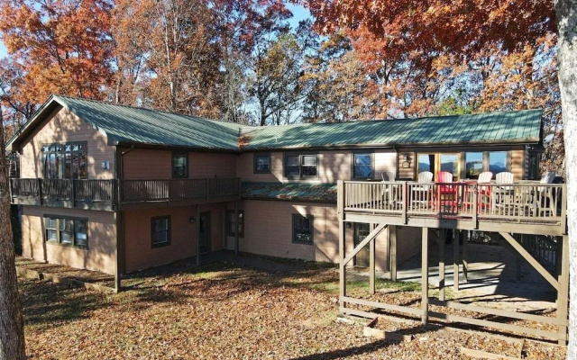 photo 2 of Misty Mountains Manor & Overlook- Blue Ridge GA