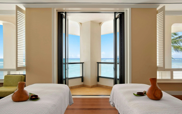 photo 2 of Moana Surfrider, A Westin Resort & Spa, Waikiki Beach