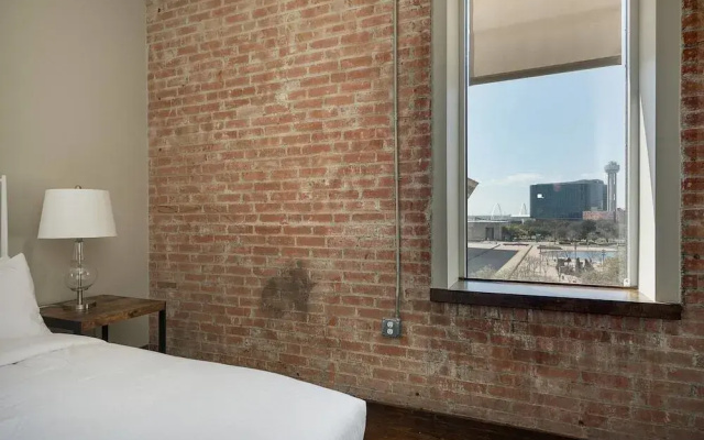 photo 3 of Modern 1bd in the Core of Downtown