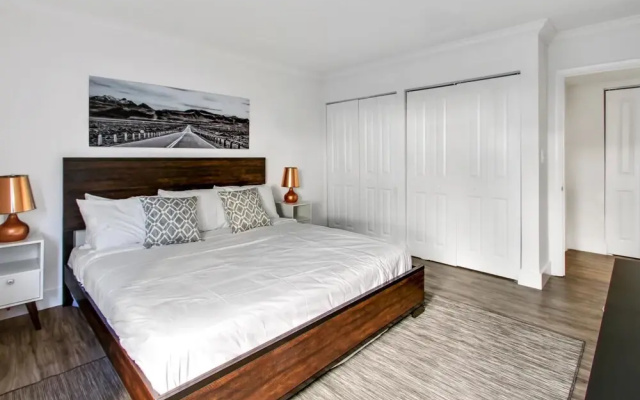photo 2 of Modern 1BR in Coconut Grove by Sonder