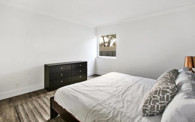 photo 3 of Modern 1BR in Coconut Grove by Sonder